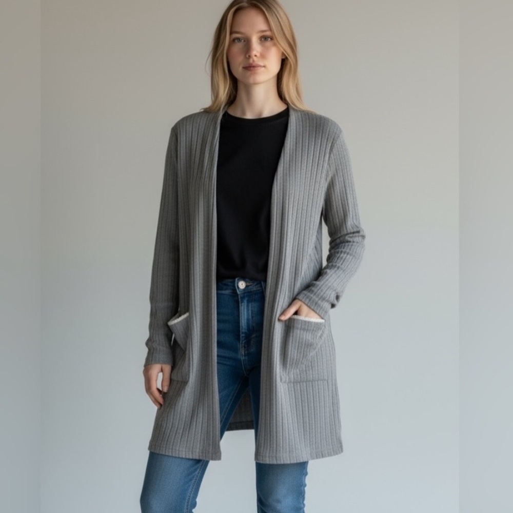 Blu Pepper Cozy Life Gray Lounge Cardigan
Sweater Size Small NWT
